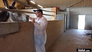 Soraya Rico couldn&#39;t resist the temptation of the hot, muscular farmer and decided to cheat on her husband by