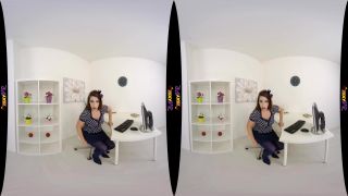 ZexyVR Ivory&#39;s seductive office blues will have you cumming in no time